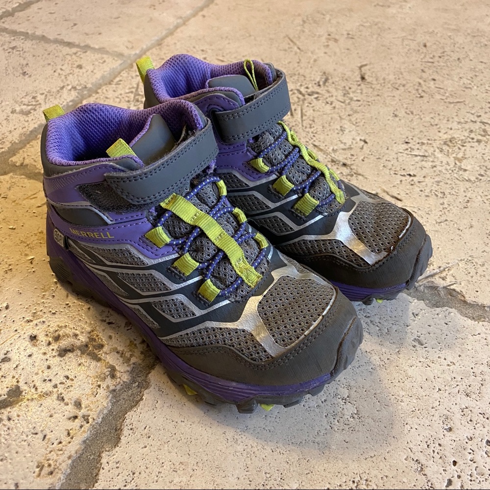 Girls hiking boots